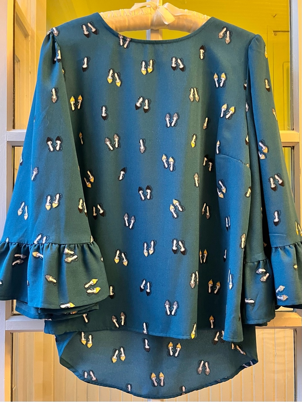 Apt. 9 Teal Ruffle Sleeve Blouse with Shoe Print for Shoe Addicts 👠👡🤪
